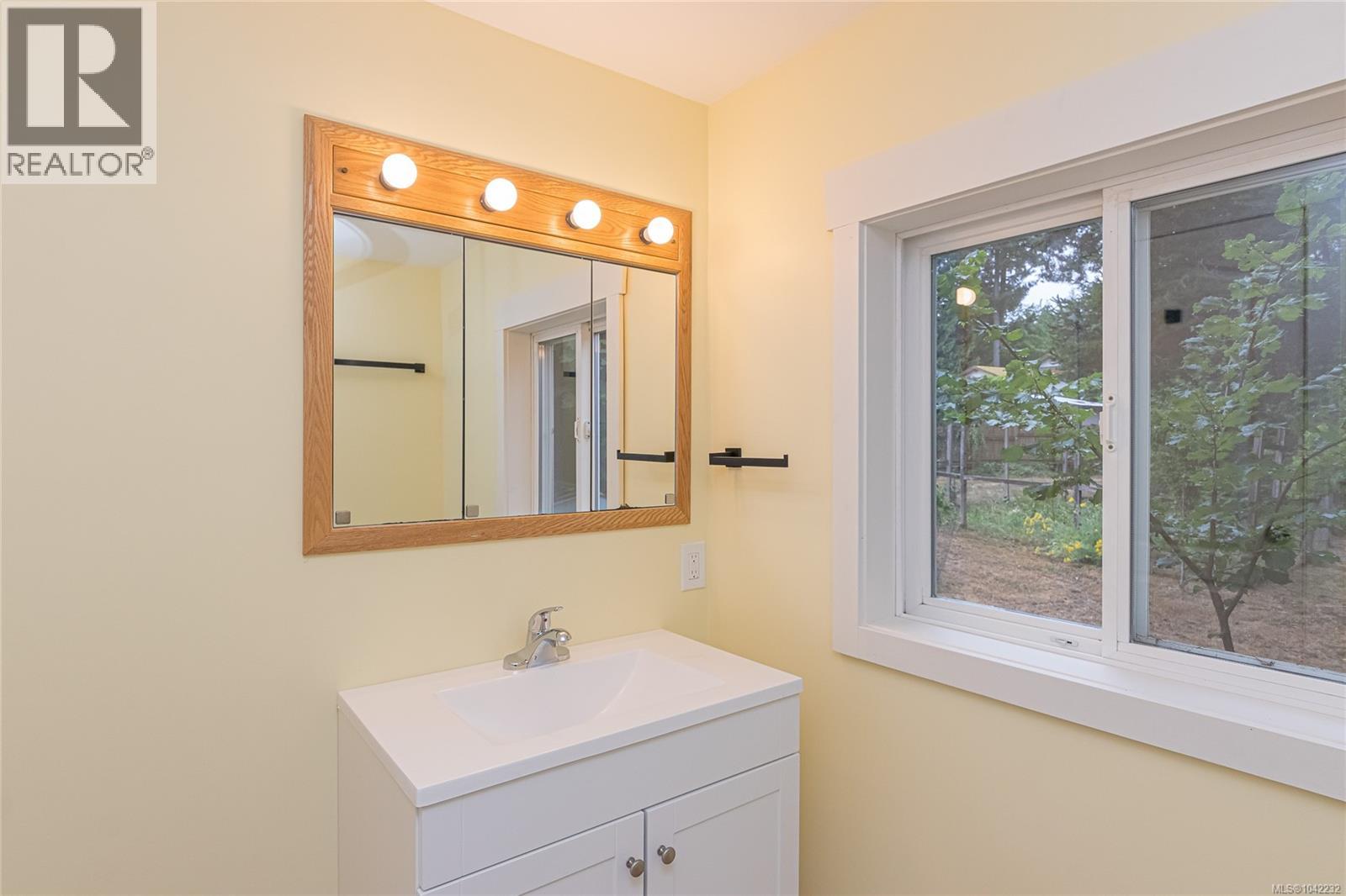 5934 Highland Ave Property Photo 16