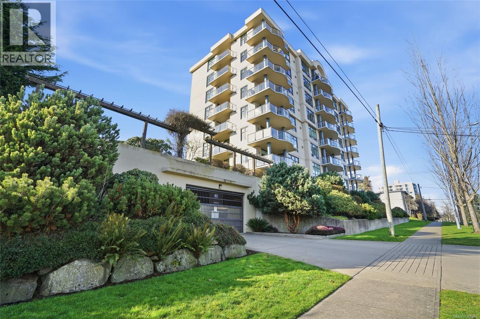 201 225 Rosehill St Property Photo 1