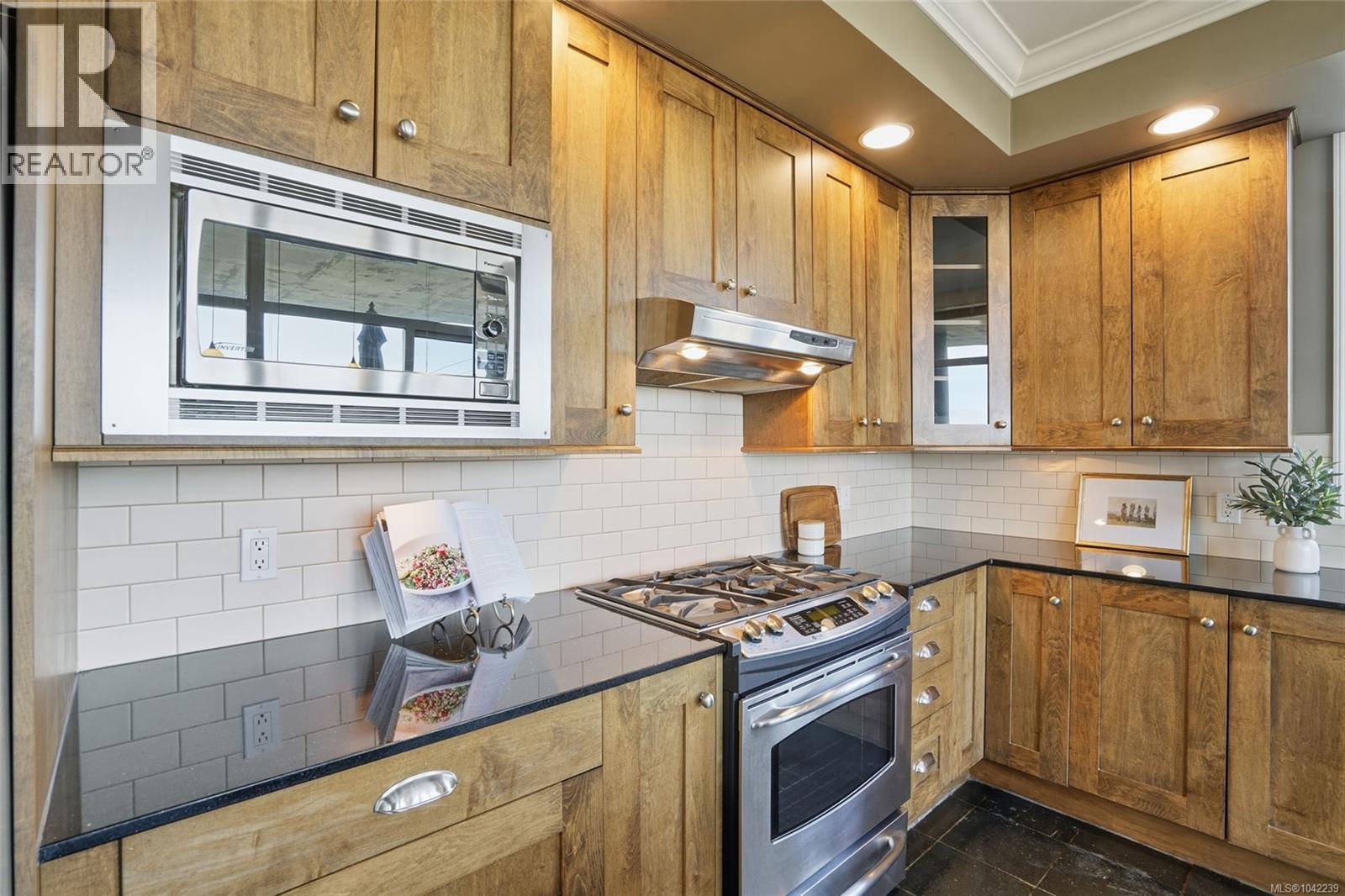 201 225 Rosehill St Property Photo 4