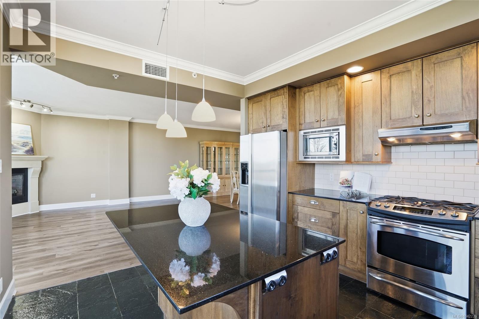 201 225 Rosehill St Property Photo 16