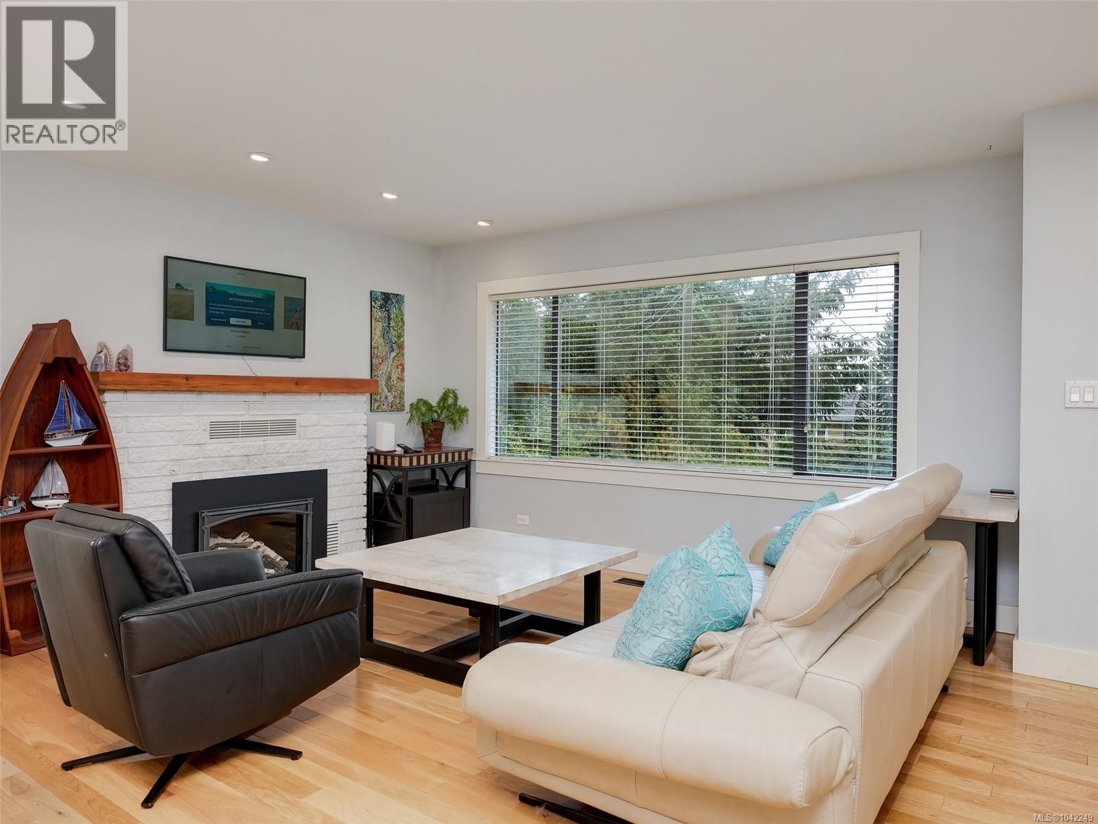 8508 Ebor Terr Property Photo 4
