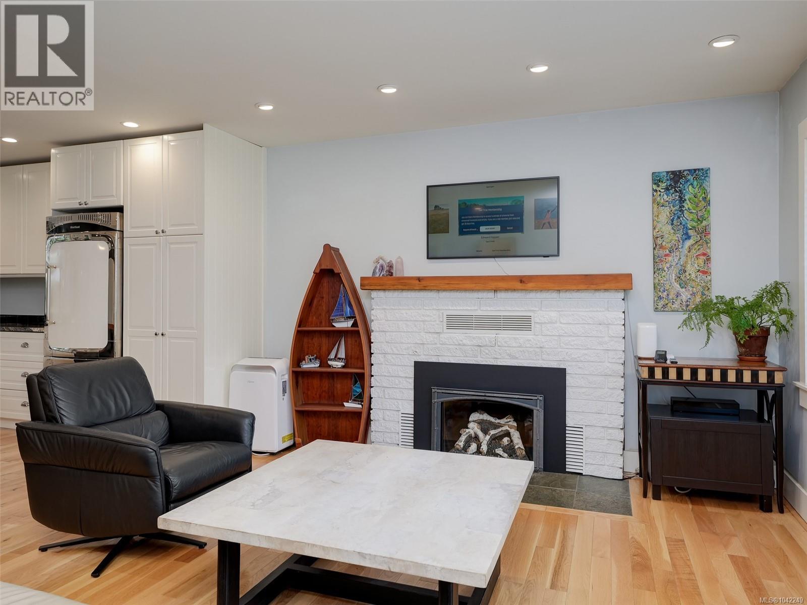 8508 Ebor Terr Property Photo 5