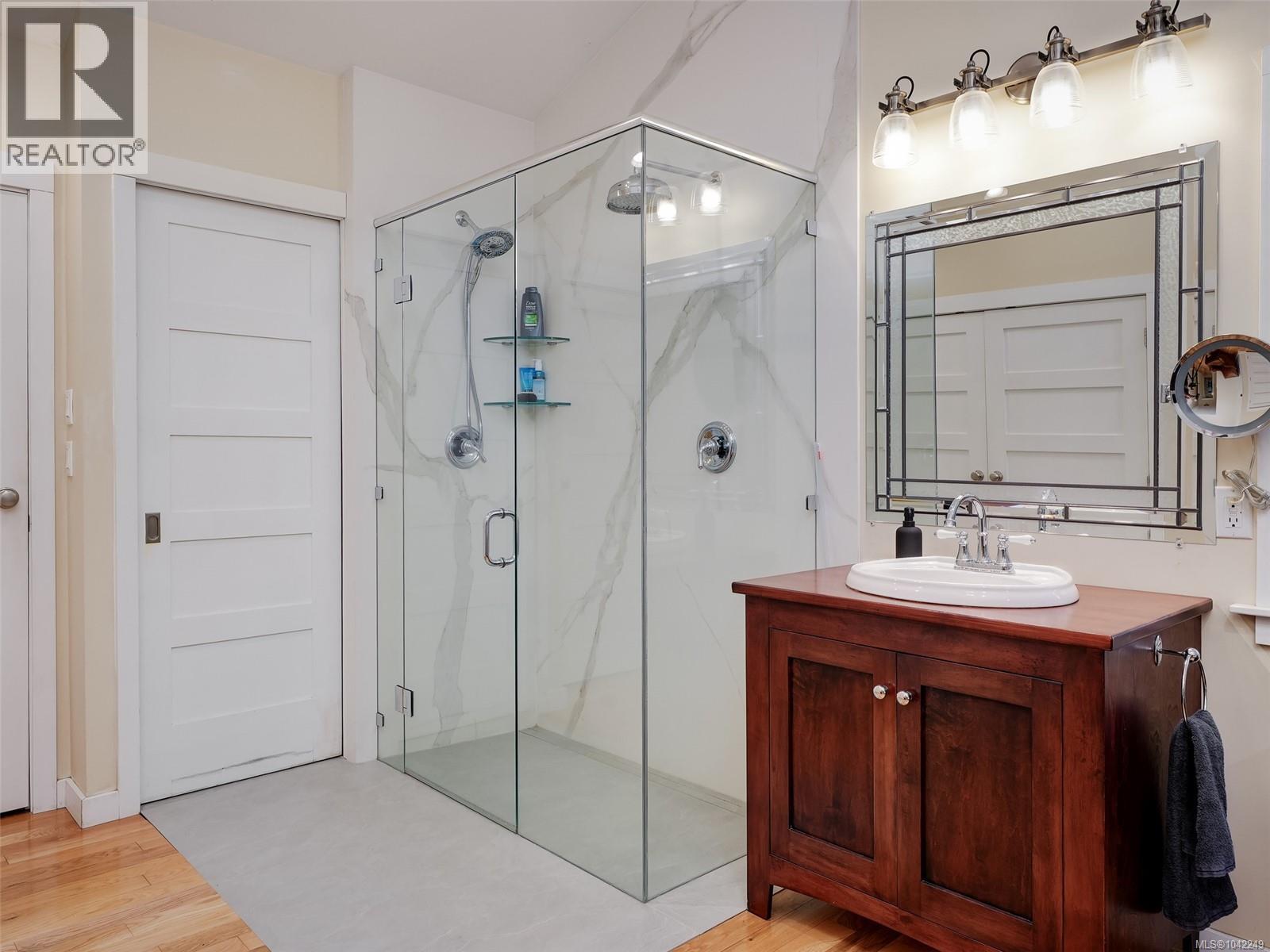8508 Ebor Terr Property Photo 12