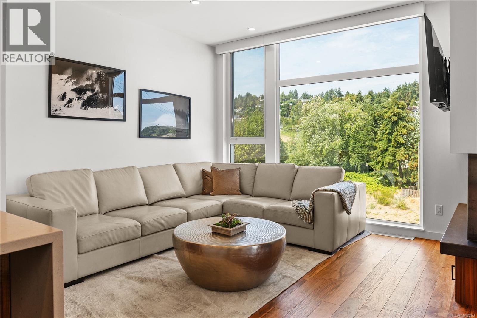 101 2835 Departure Bay Rd Property Photo 20