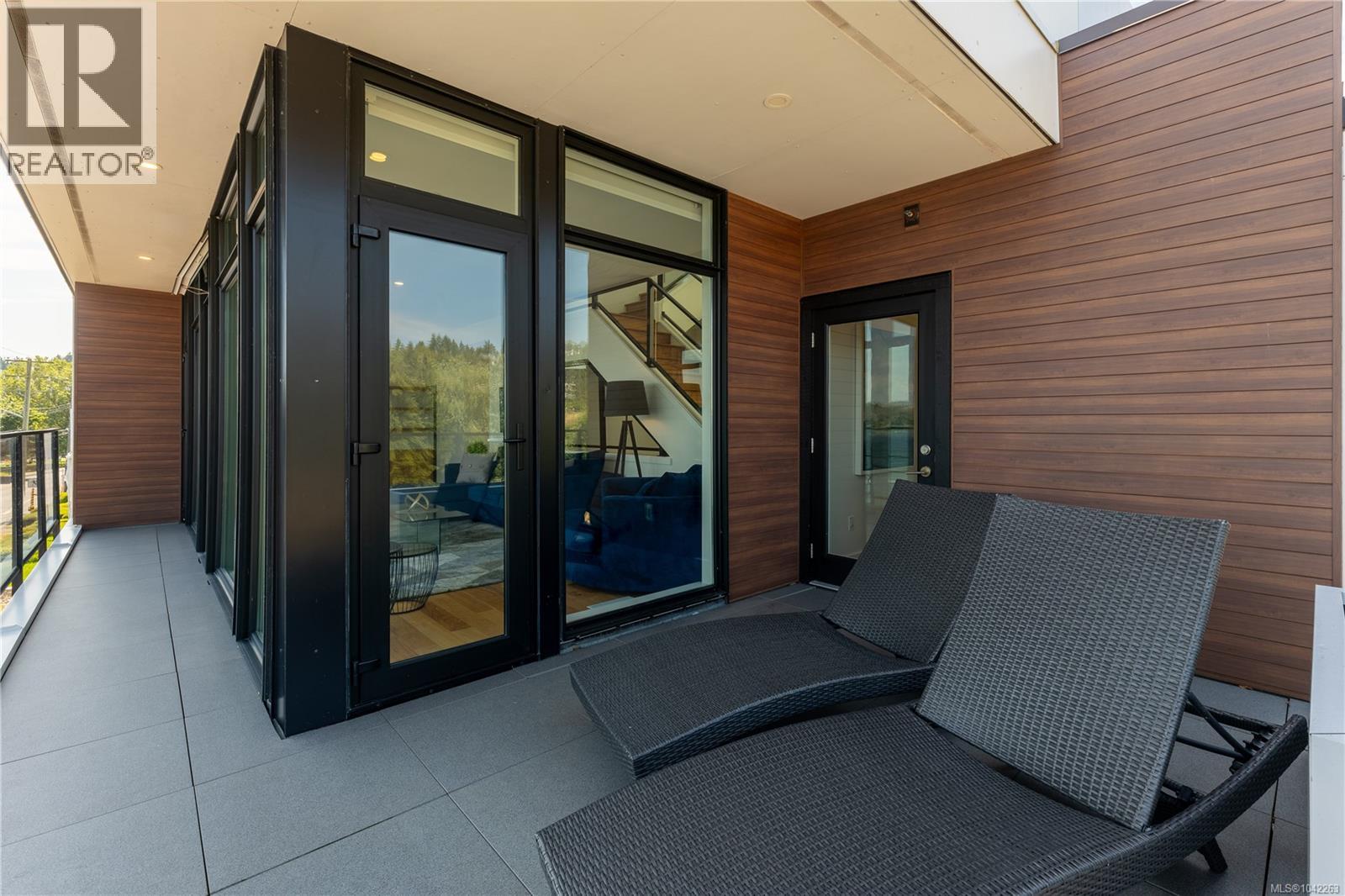 101 2835 Departure Bay Rd Property Photo 26