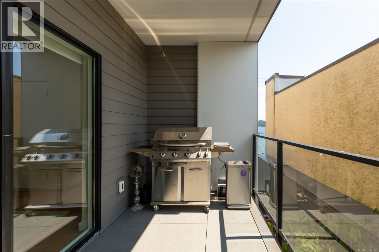 101 2835 Departure Bay Rd Property Photo 28