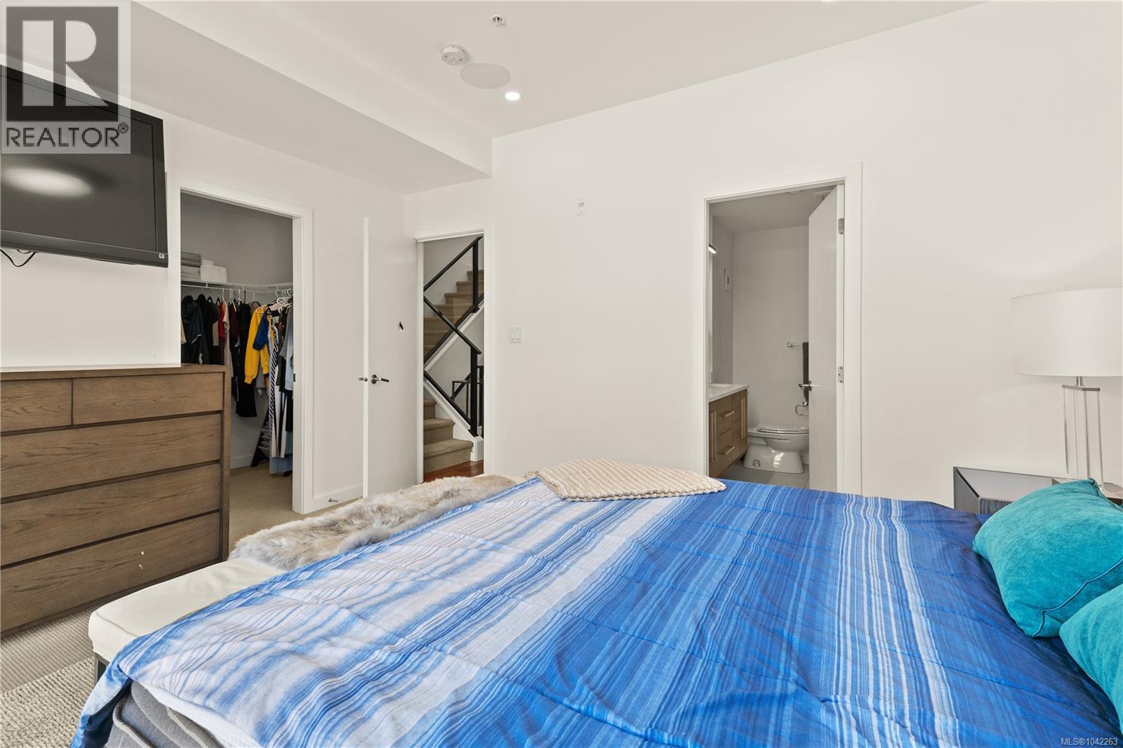 101 2835 Departure Bay Rd Property Photo 33