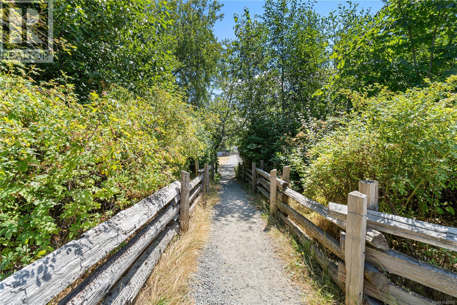 101 2835 Departure Bay Rd Property Photo 60