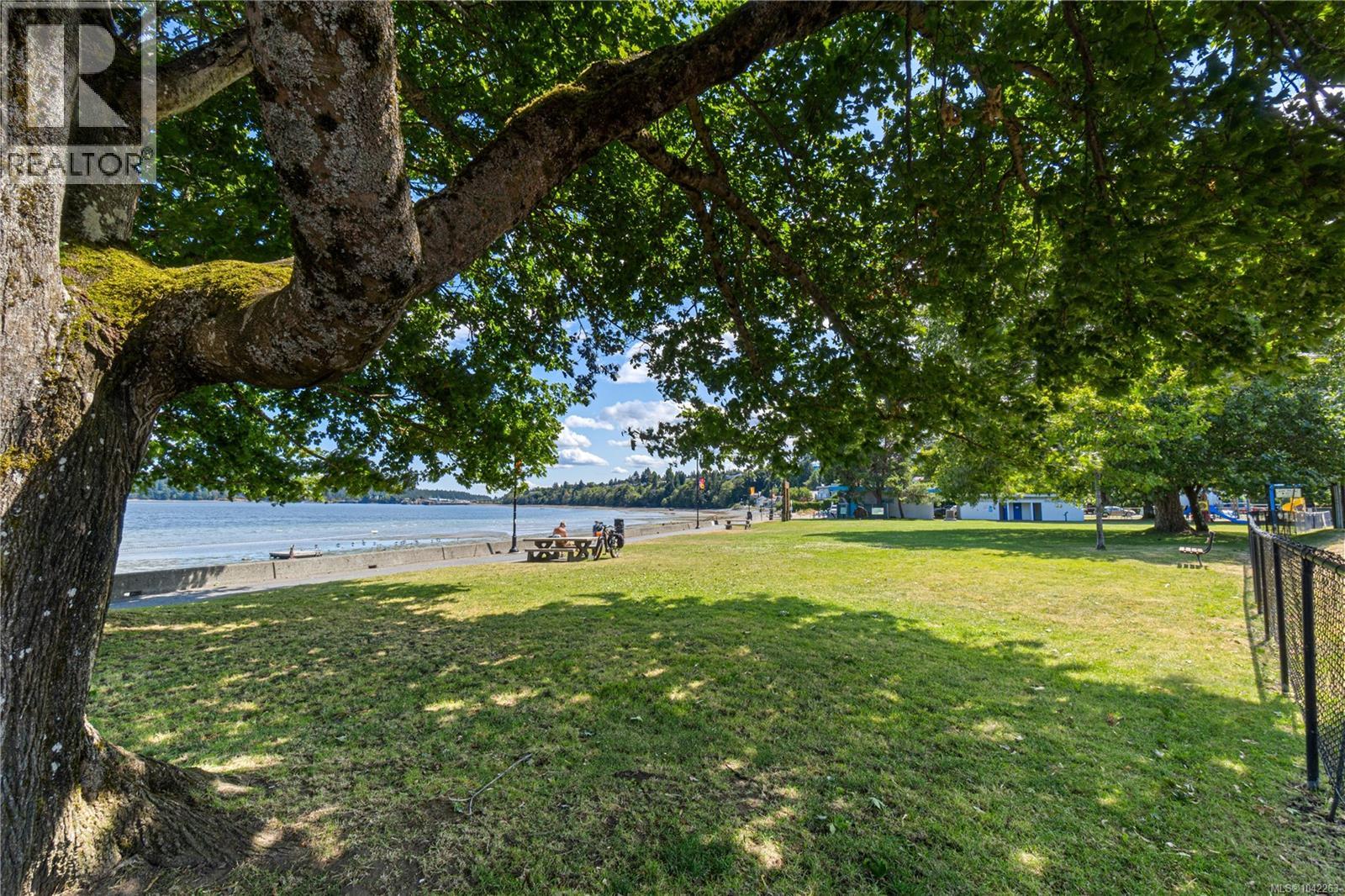 101 2835 Departure Bay Rd Property Photo 68
