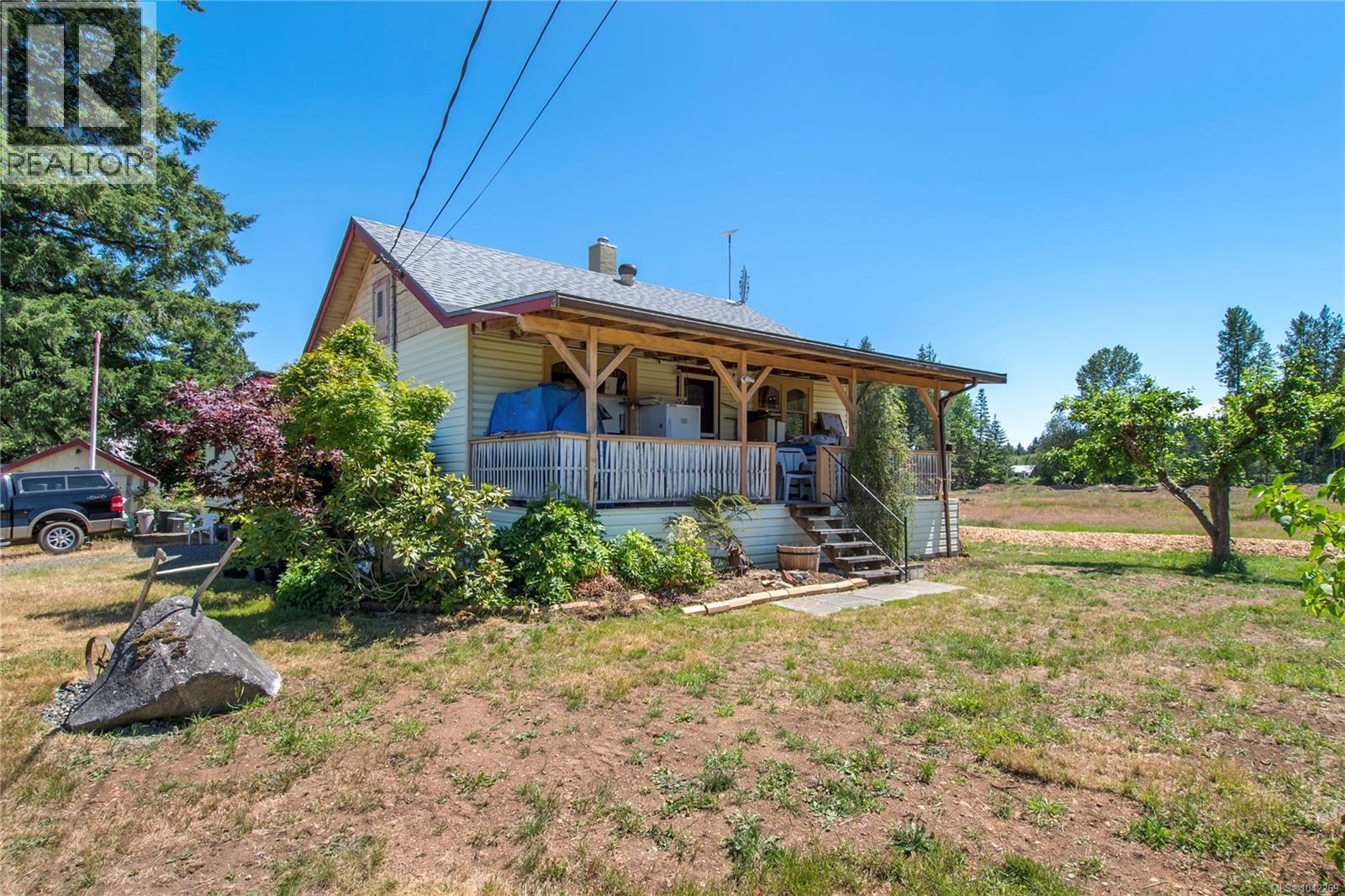 8712 Island Hwy N Property Photo 1