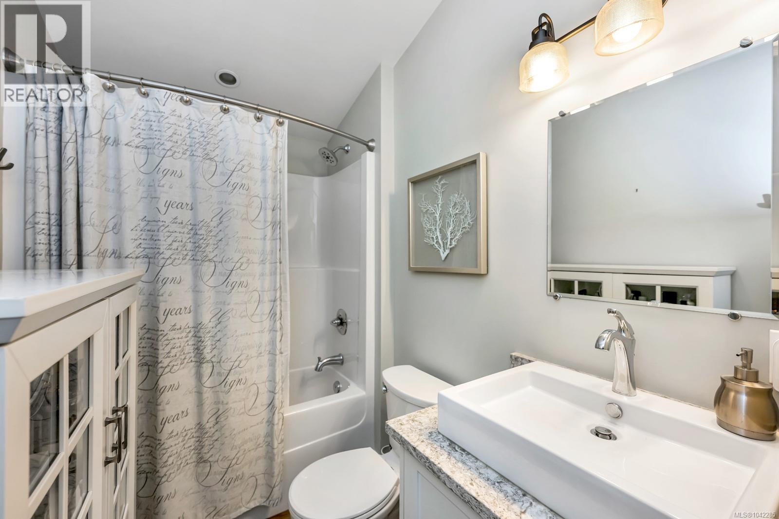 244 6596 Baird Rd Property Photo 24