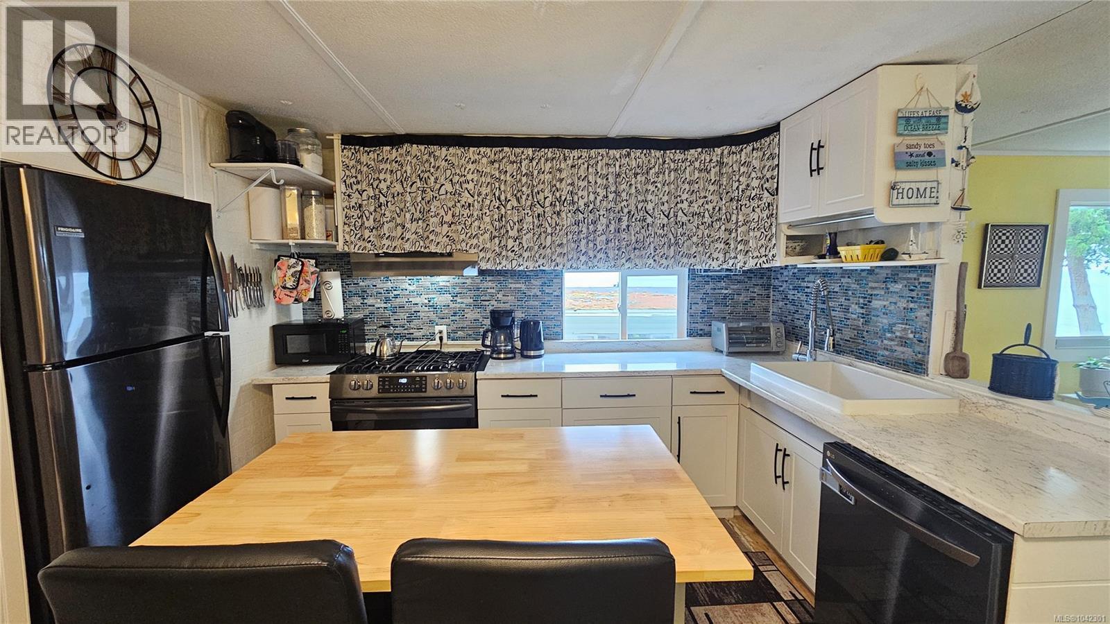 9 8177 West Coast Rd Property Photo 19