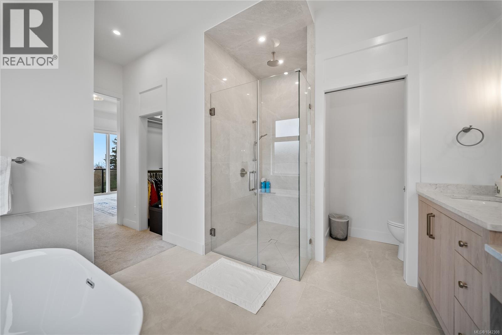 4646 Ambience Dr Property Photo 31