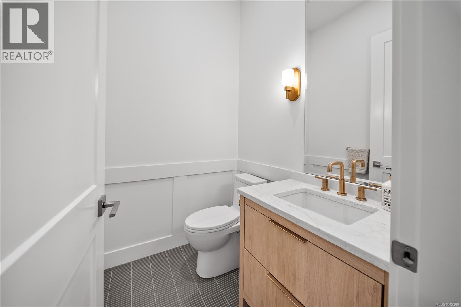 4646 Ambience Dr Property Photo 35