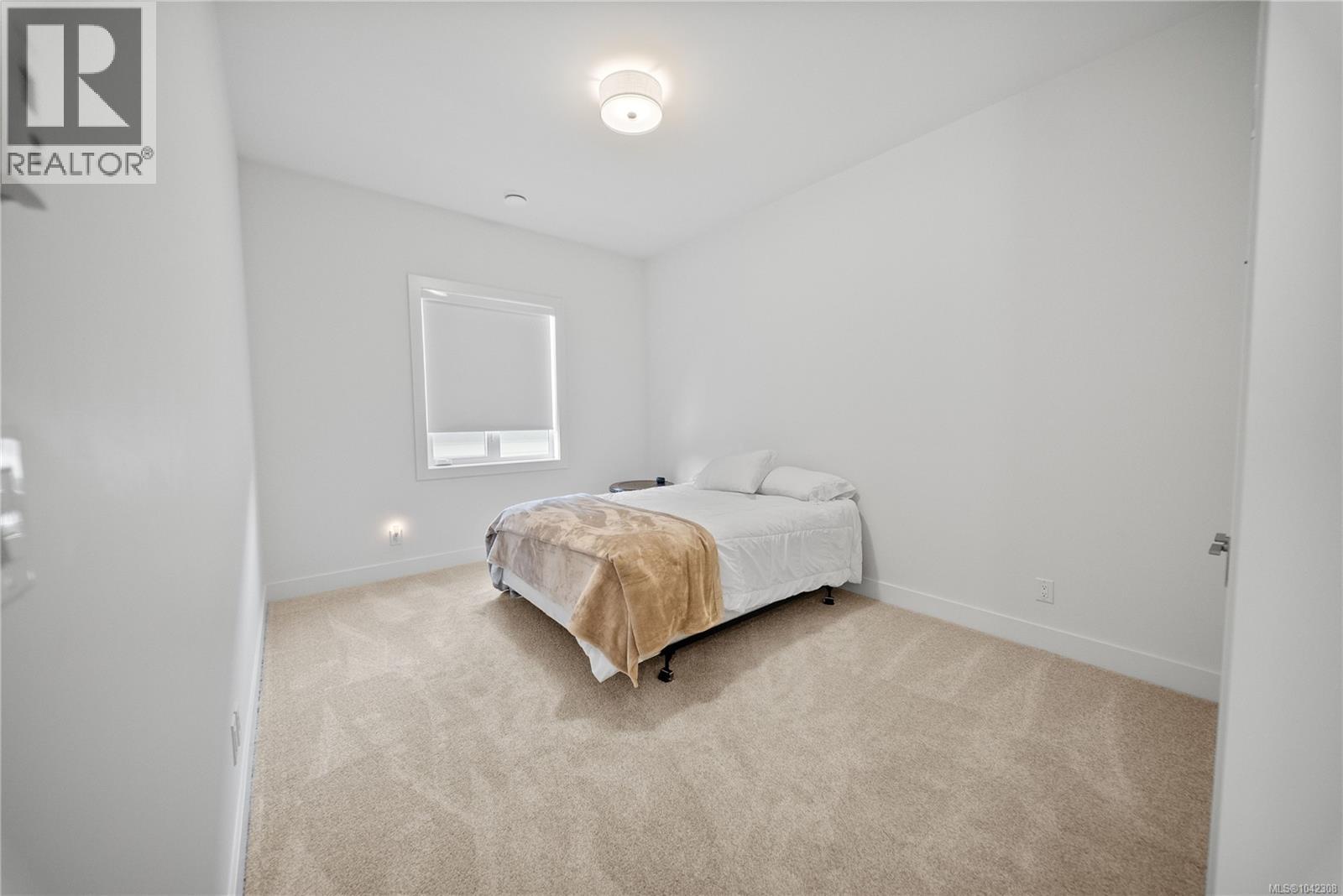 4646 Ambience Dr Property Photo 36