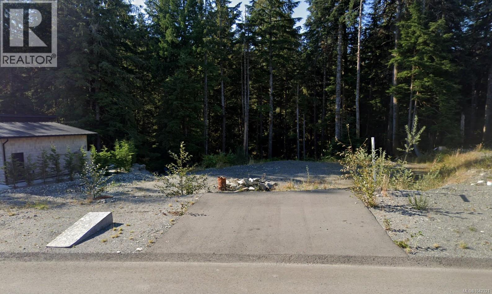 16926 Beachview Close Property Photo 4