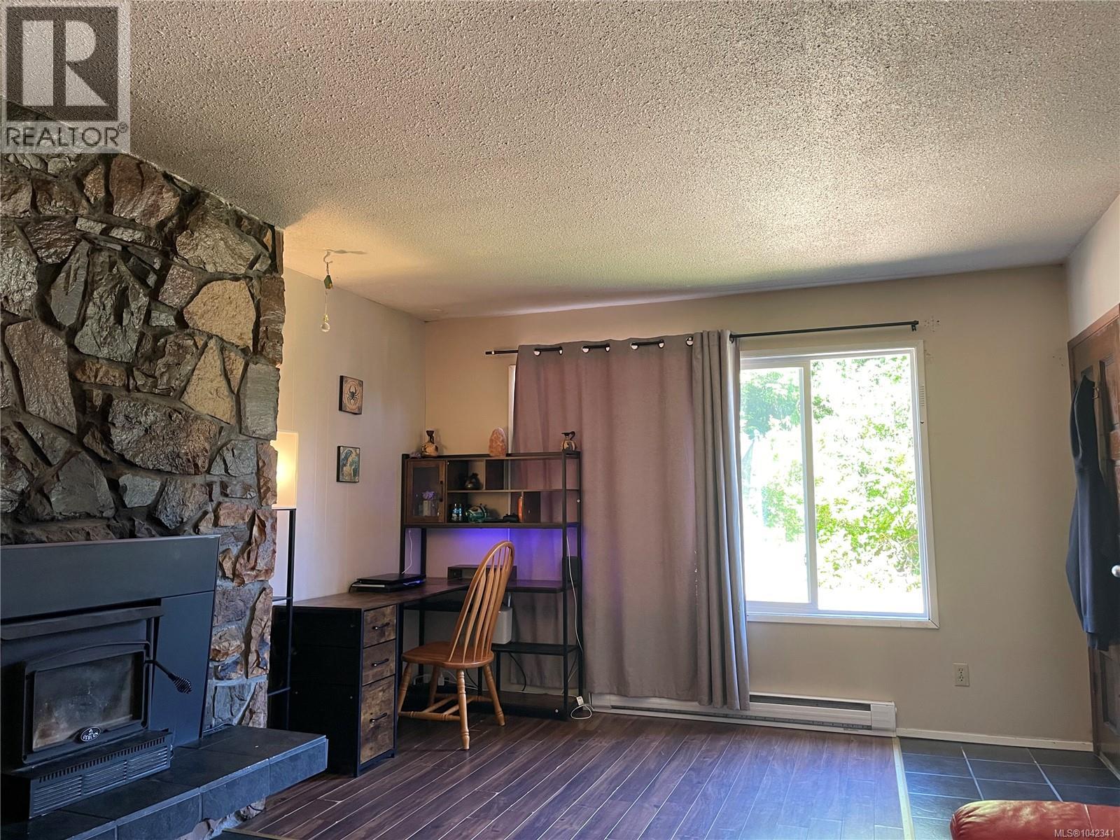 4475 Byng Rd Property Photo 3