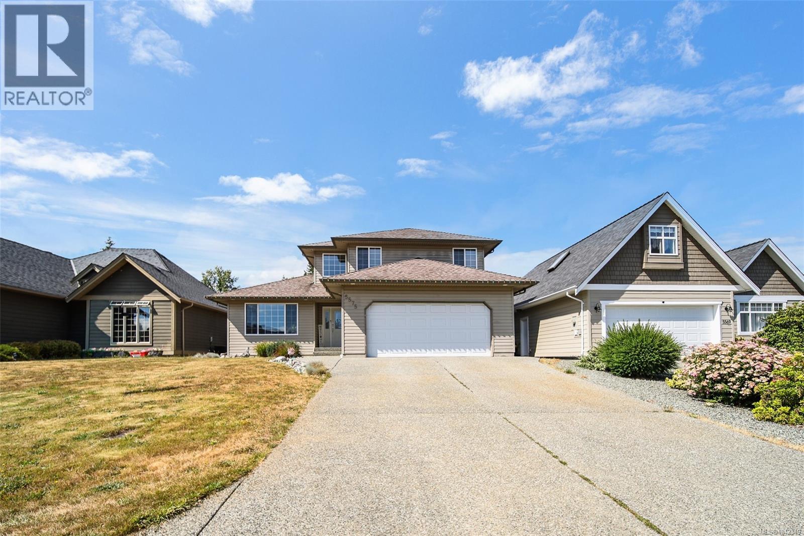 5575 Woodland Cres E Property Photo 3