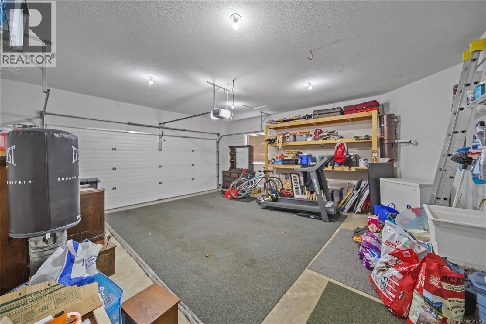 5575 Woodland Cres E Property Photo 17