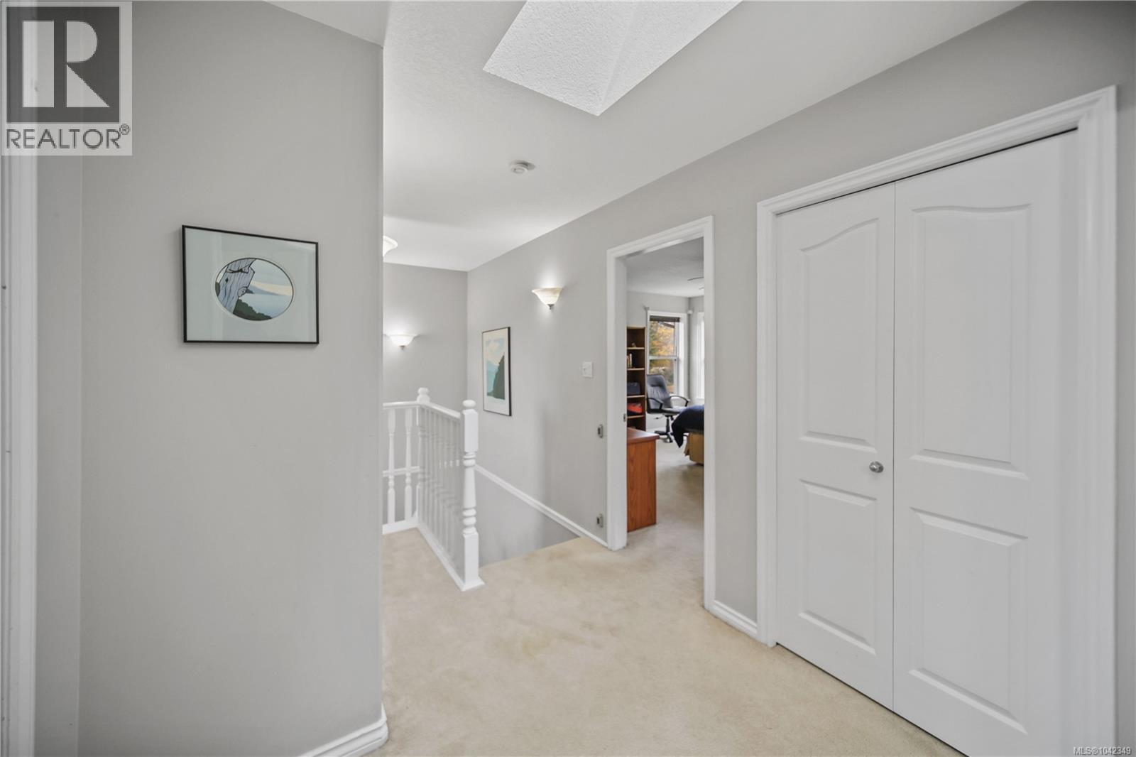 5575 Woodland Cres E Property Photo 23