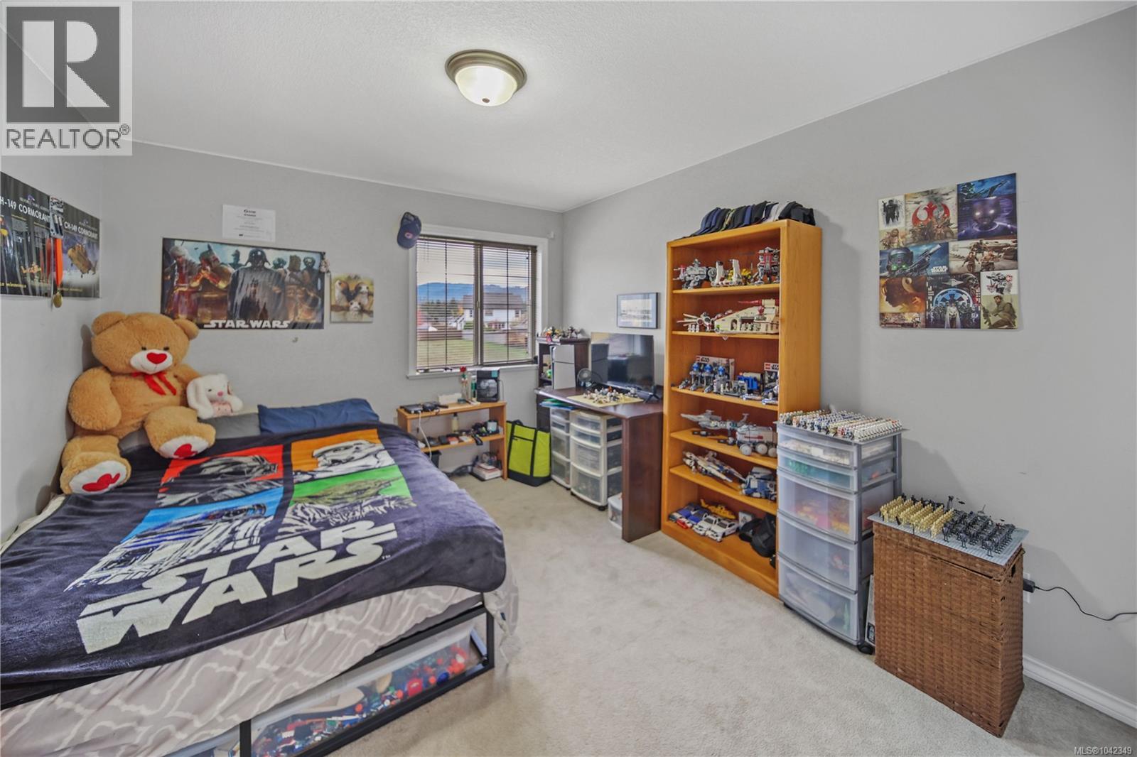 5575 Woodland Cres E Property Photo 24