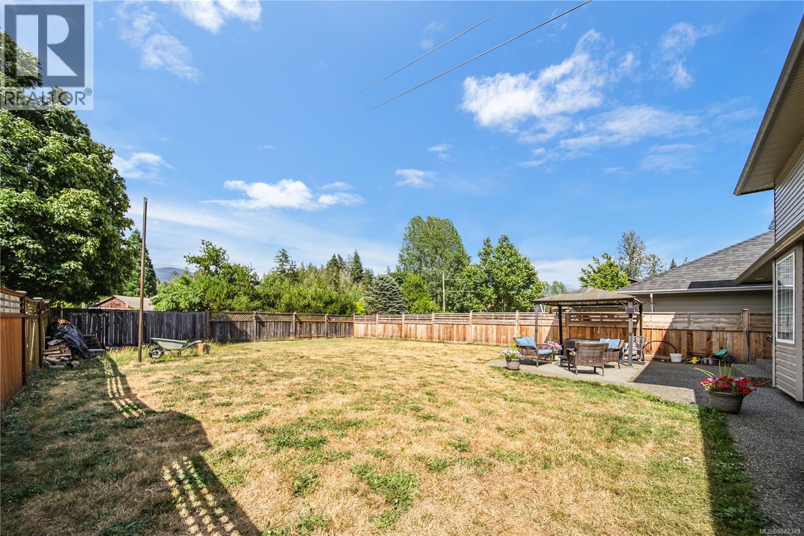 5575 Woodland Cres E Property Photo 30