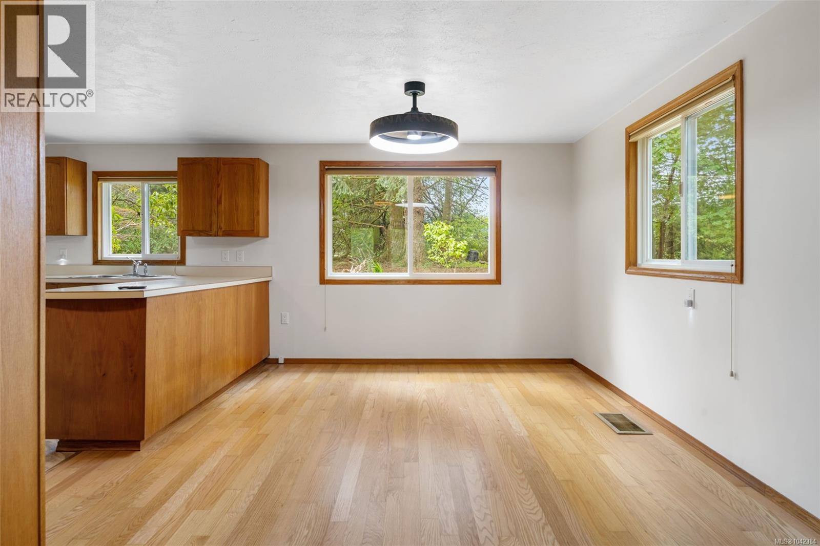 6025 Castley Rd Property Photo 12