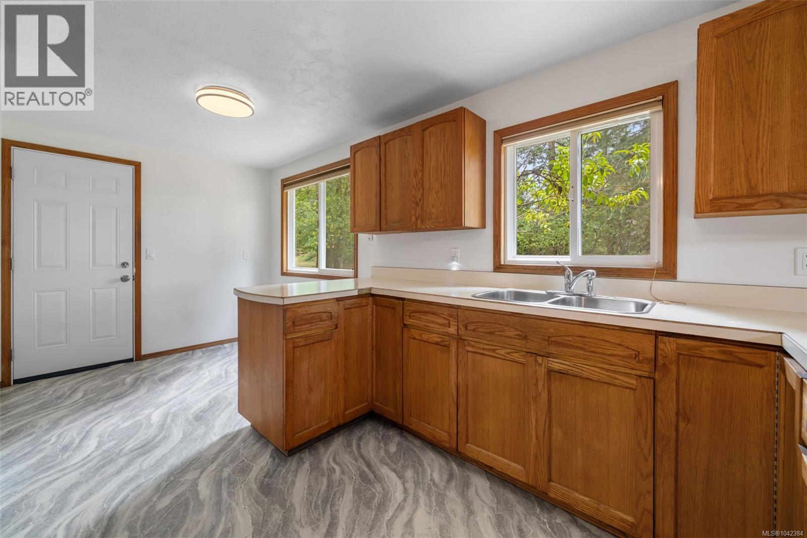 6025 Castley Rd Property Photo 14