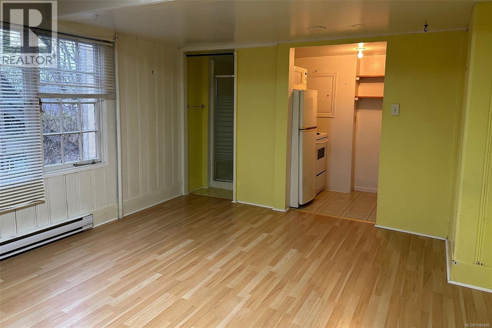 1043/1045 Belmont Ave Property Photo 26