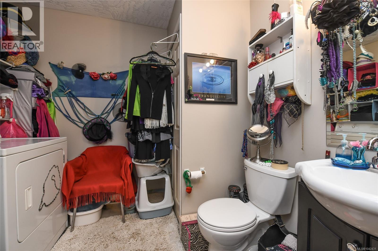 B 2256 1st St Property Photo 14