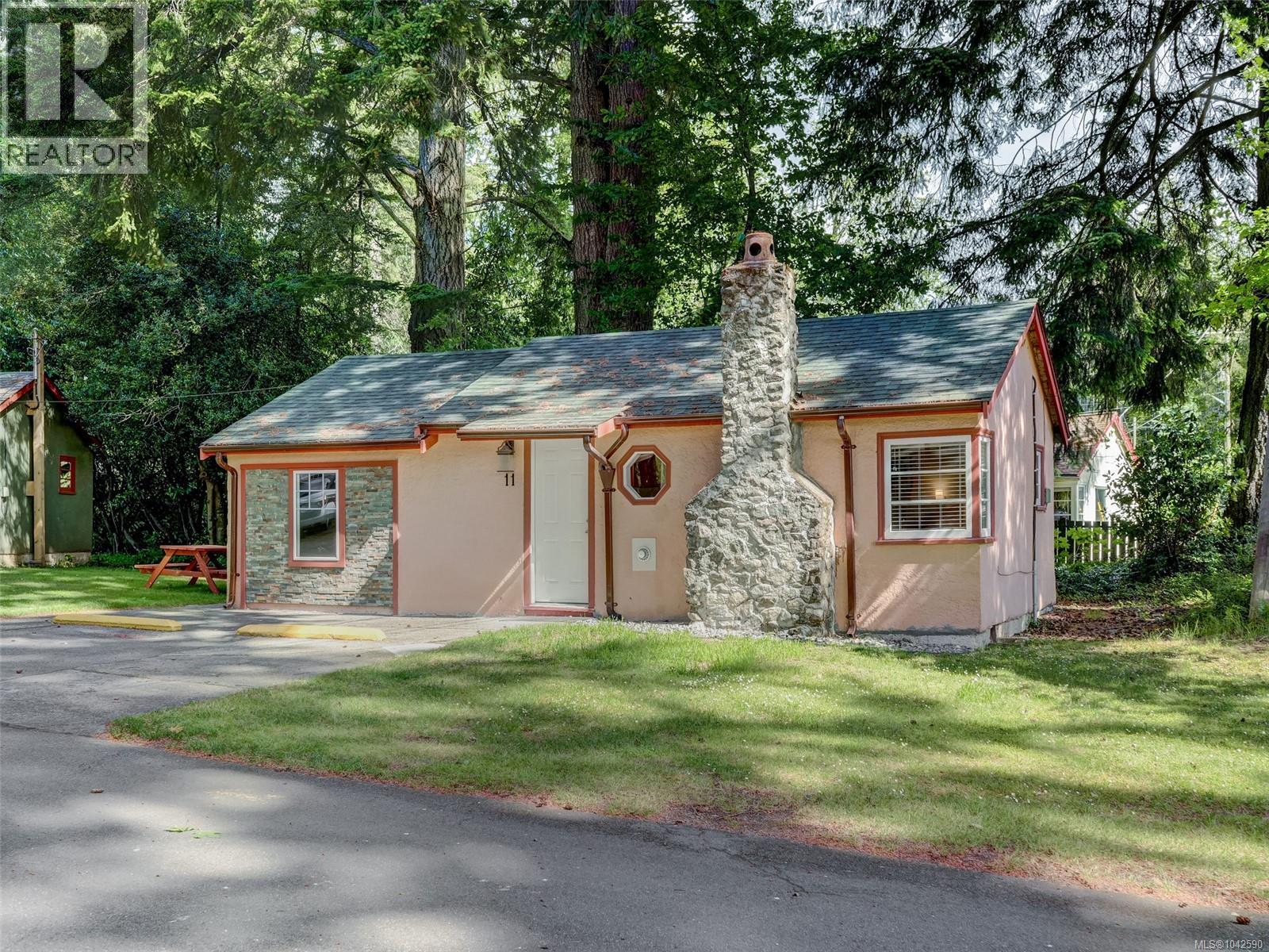 300 Meadow Way Property Photo 12
