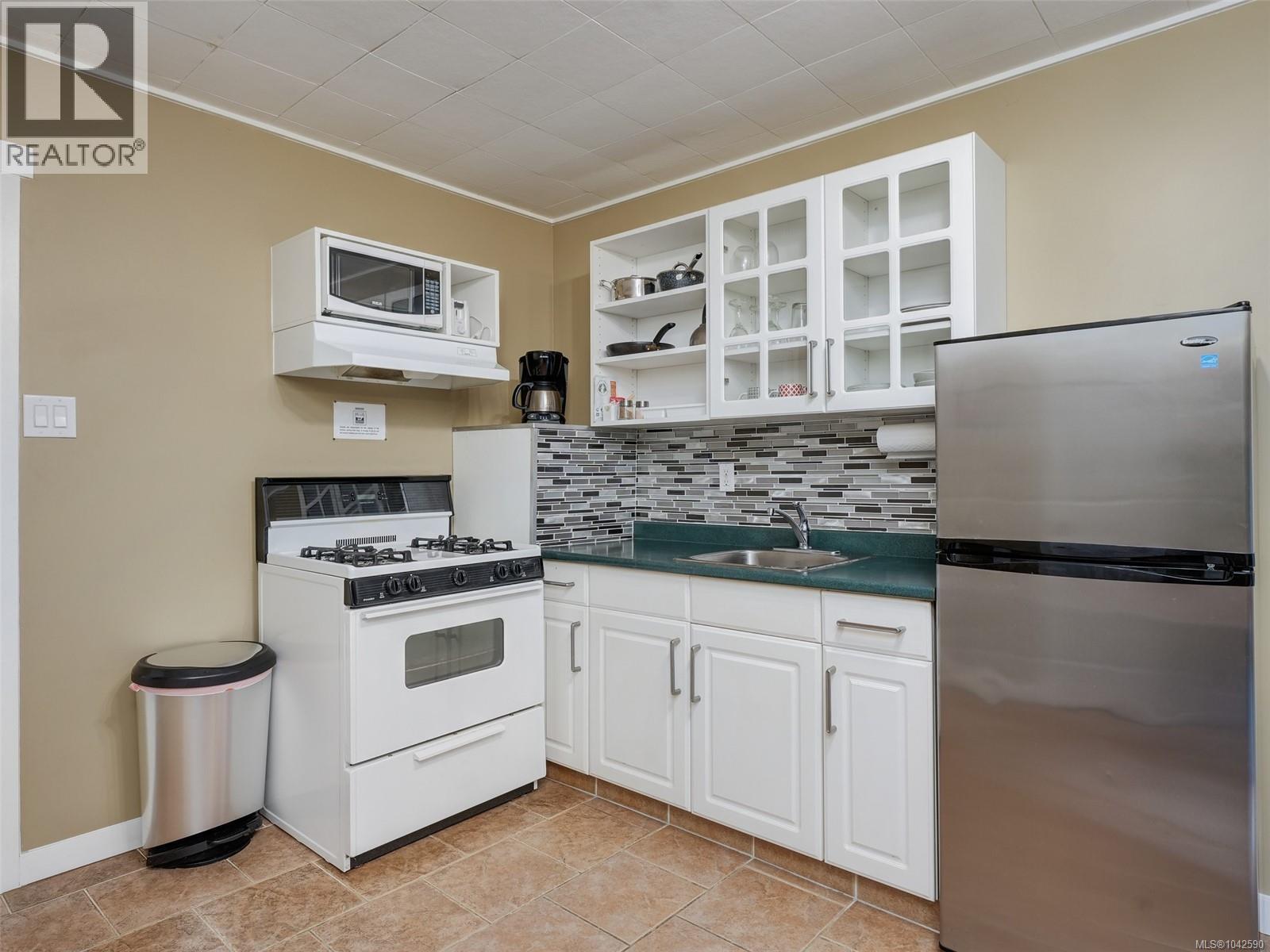 300 Meadow Way Property Photo 18