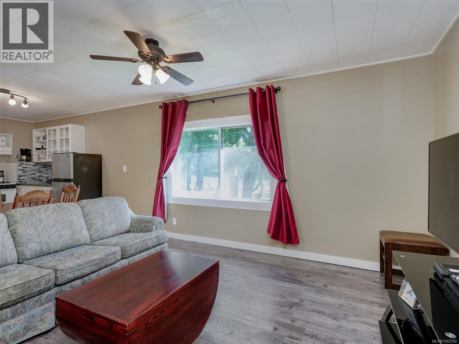 300 Meadow Way Property Photo 19