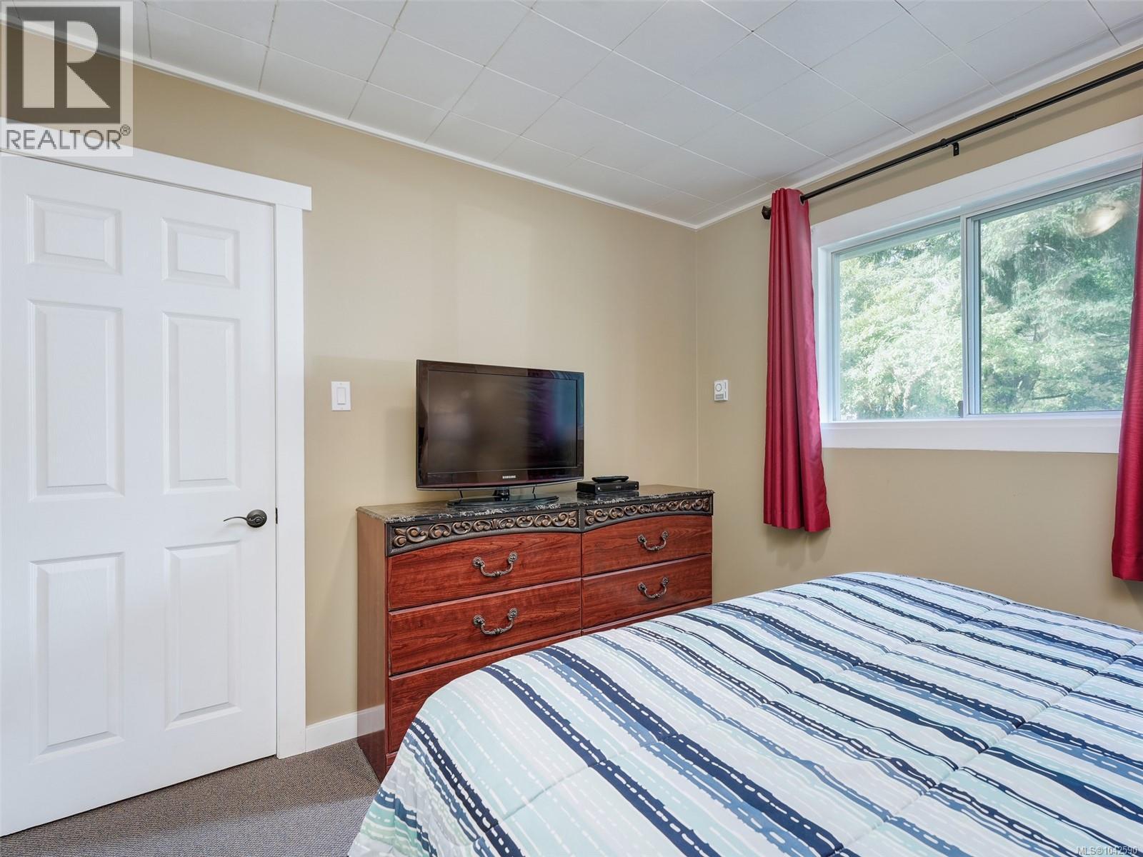 300 Meadow Way Property Photo 21