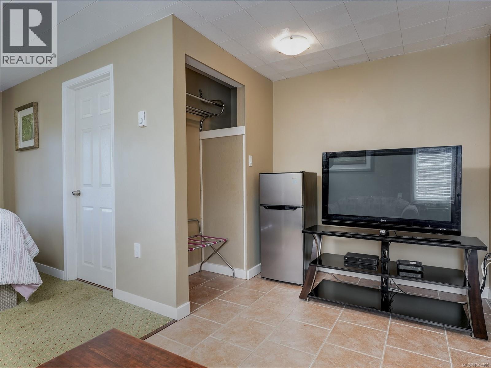 300 Meadow Way Property Photo 31