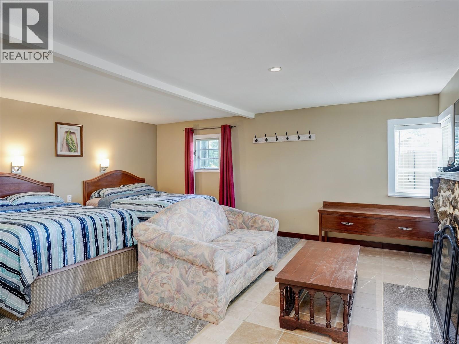 300 Meadow Way Property Photo 33