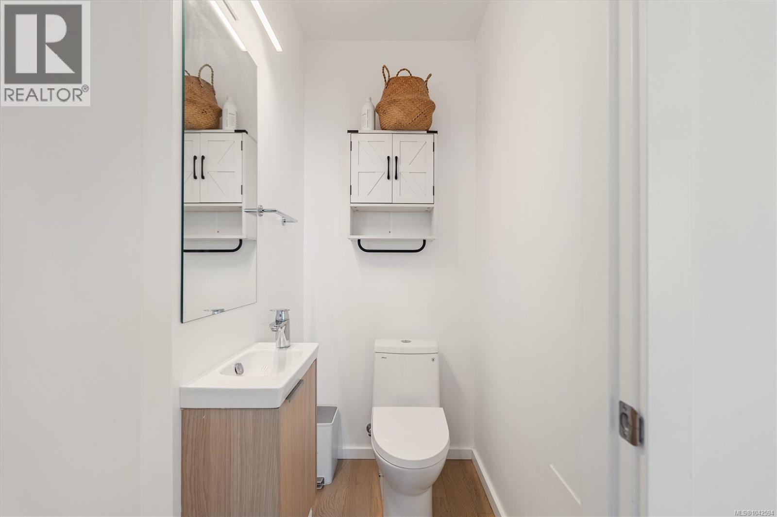 105 1720 Fairfield Rd Property Photo 17
