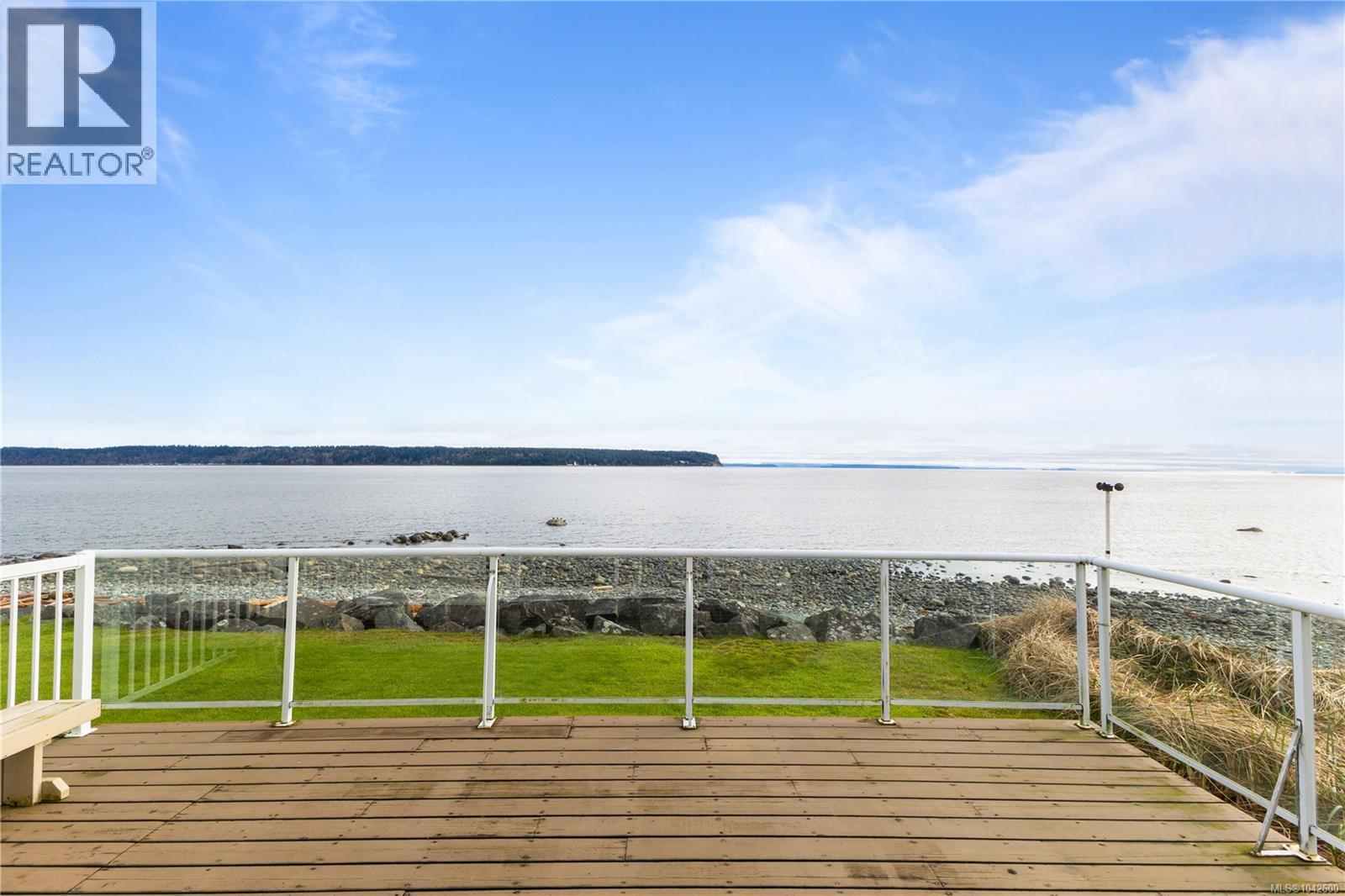1081 Island Hwy S Property Photo 3