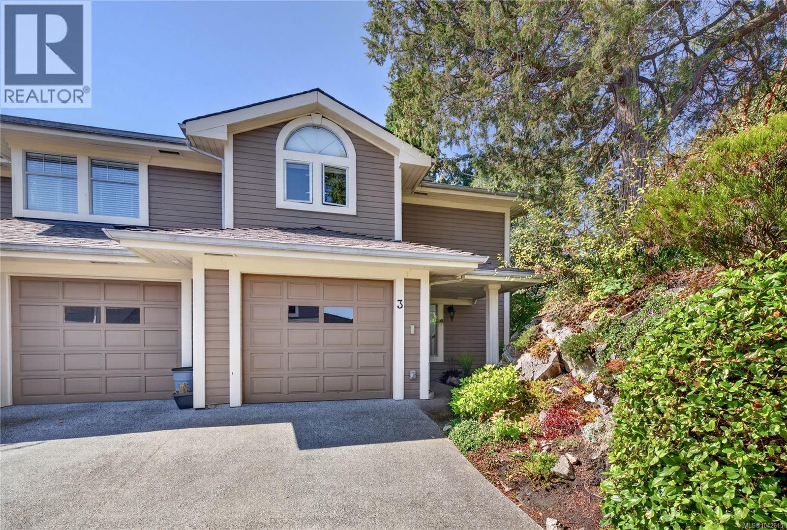 3 111 Fulford-Ganges Rd