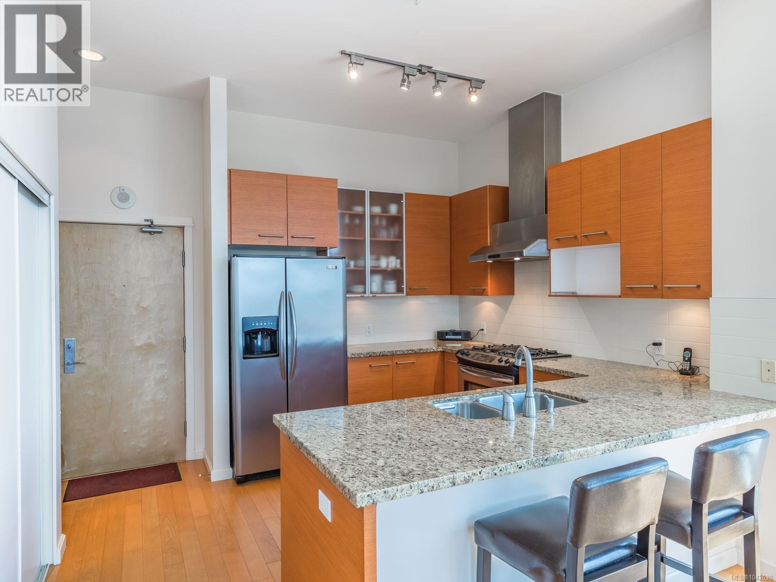 1802 38 Front St Property Photo 5