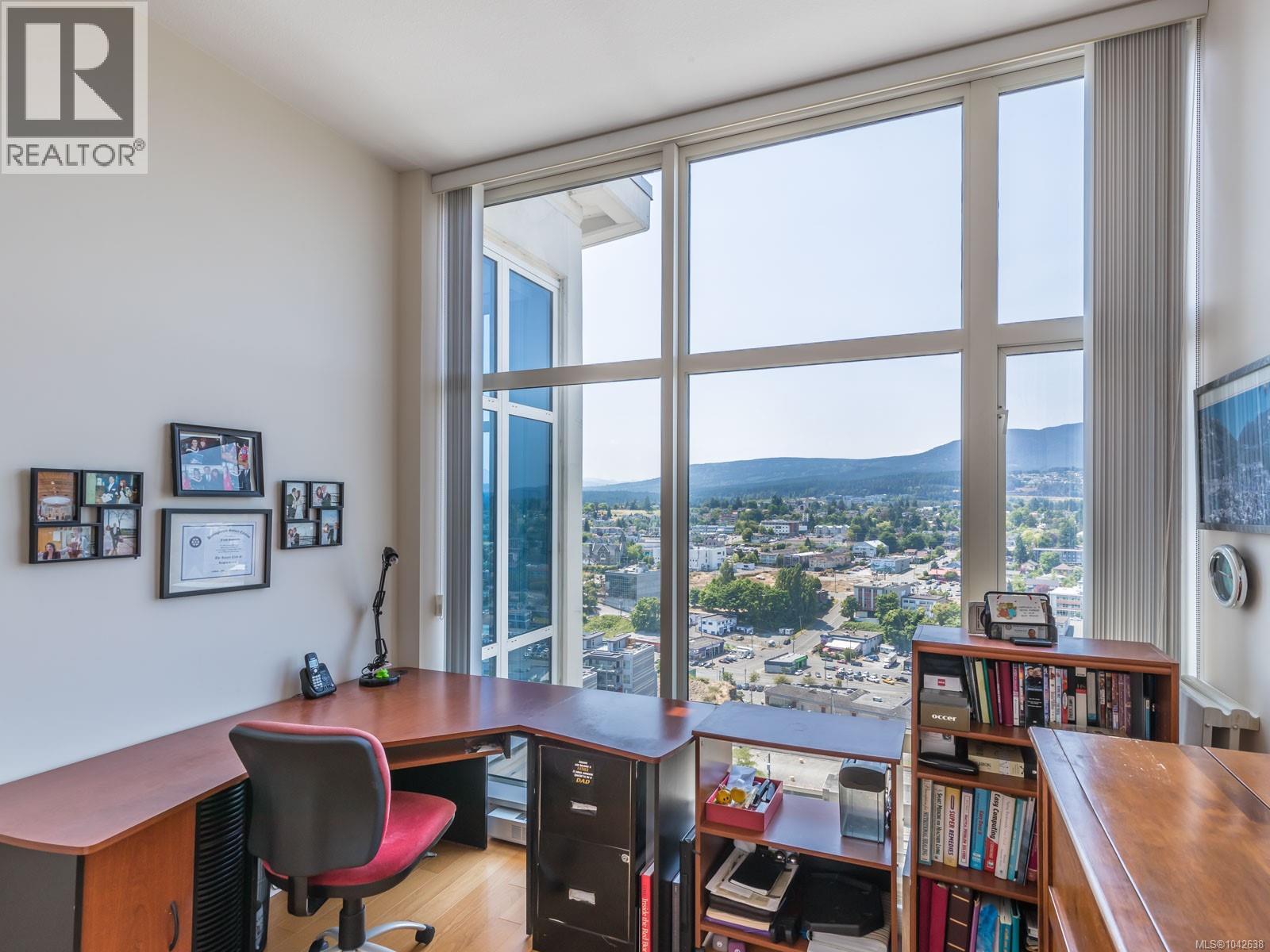 1802 38 Front St Property Photo 8