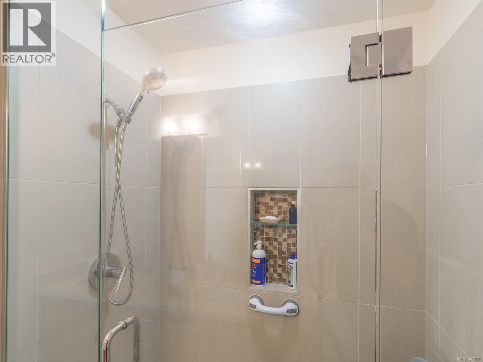 1802 38 Front St Property Photo 13