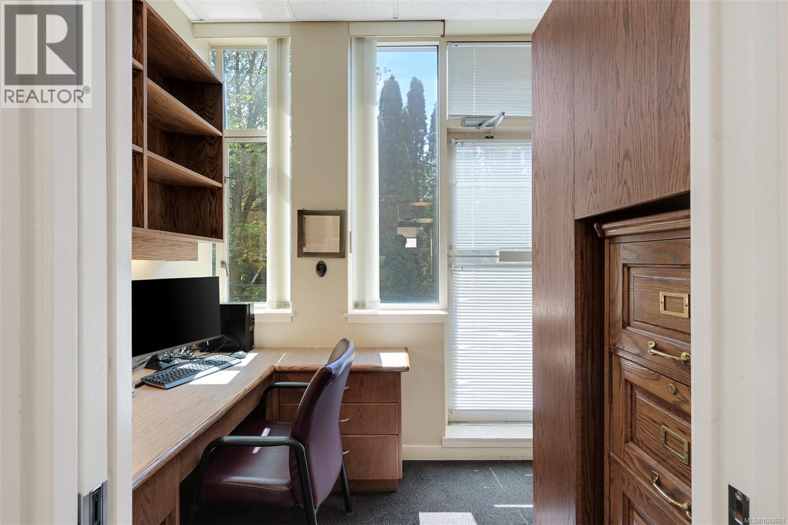 145 3066 Shelbourne St Property Photo 9
