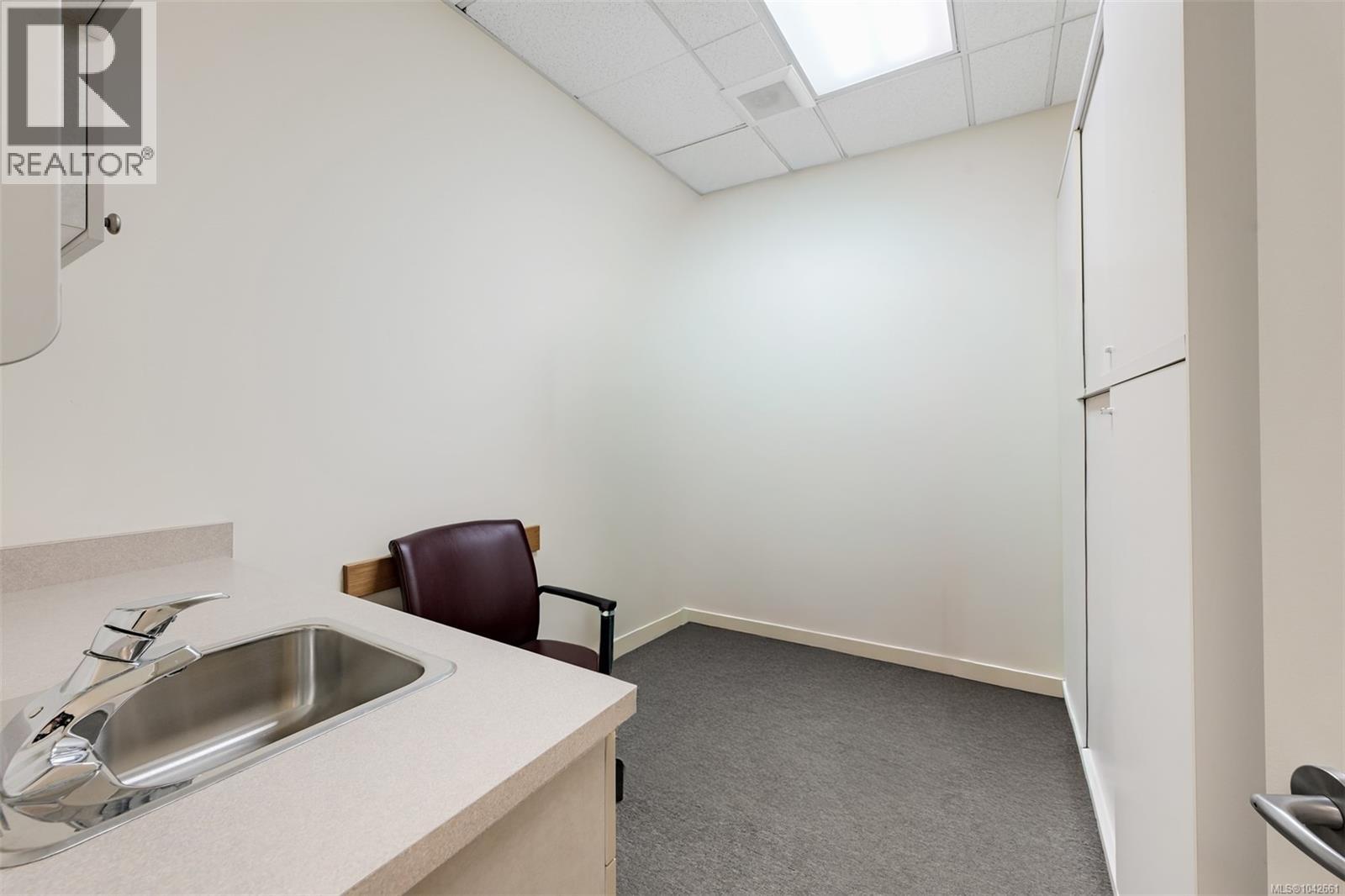 145 3066 Shelbourne St Property Photo 14