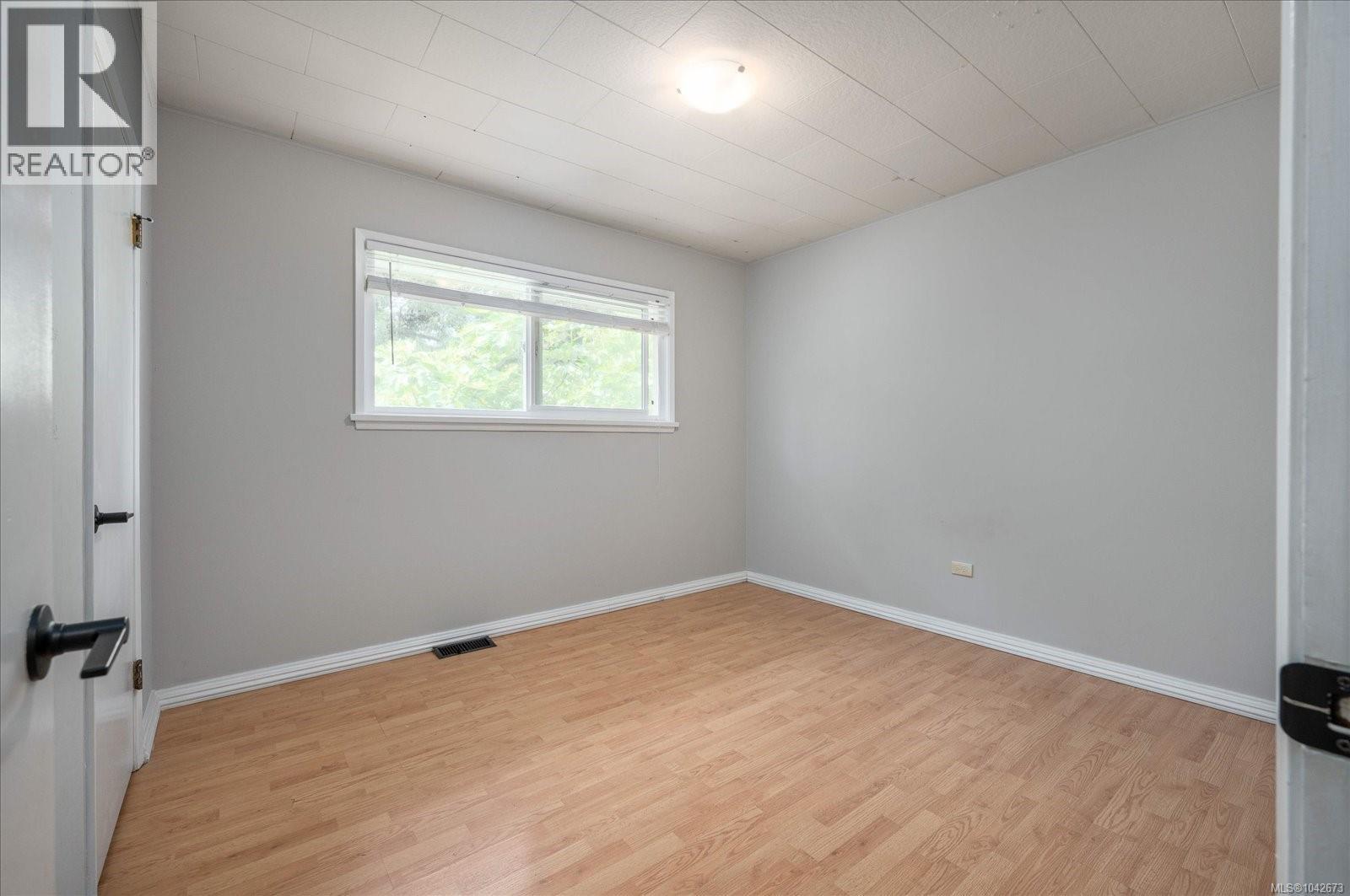 261 Villa Rd Property Photo 8