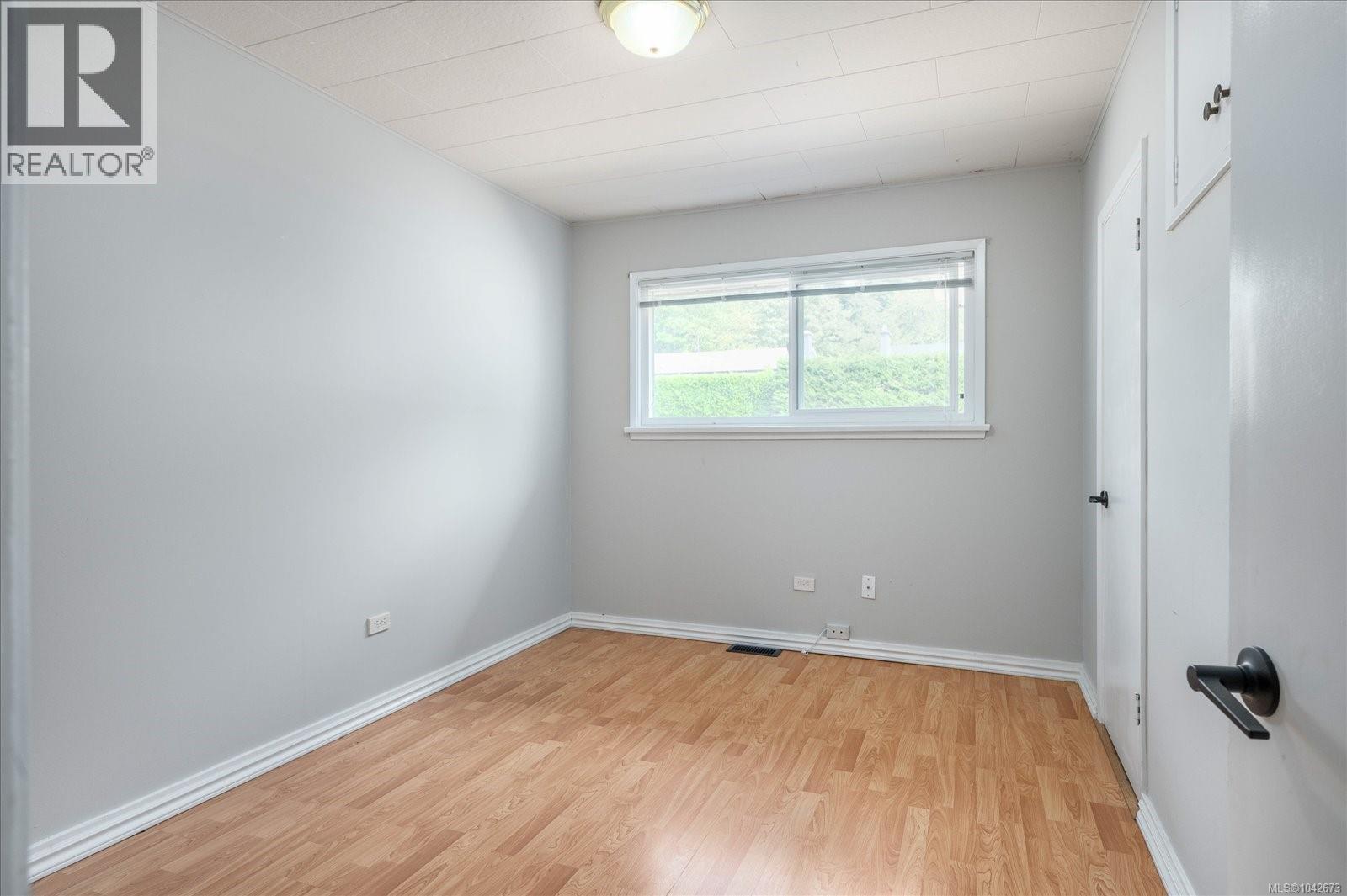 261 Villa Rd Property Photo 9