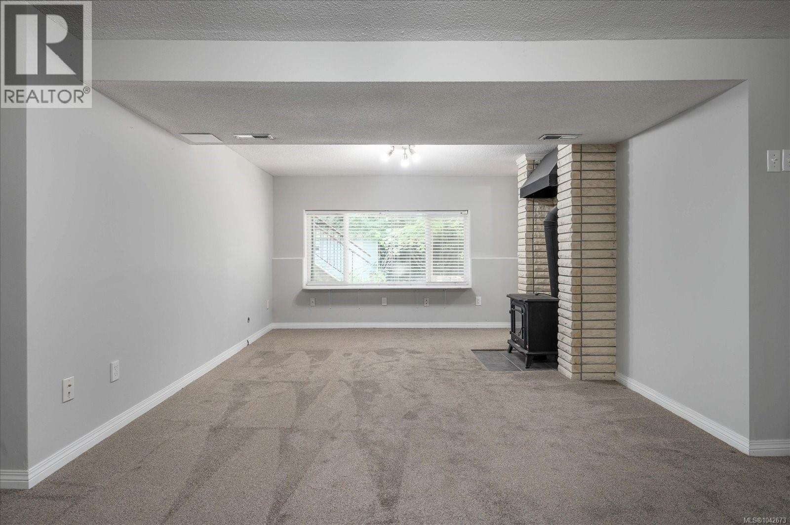261 Villa Rd Property Photo 12