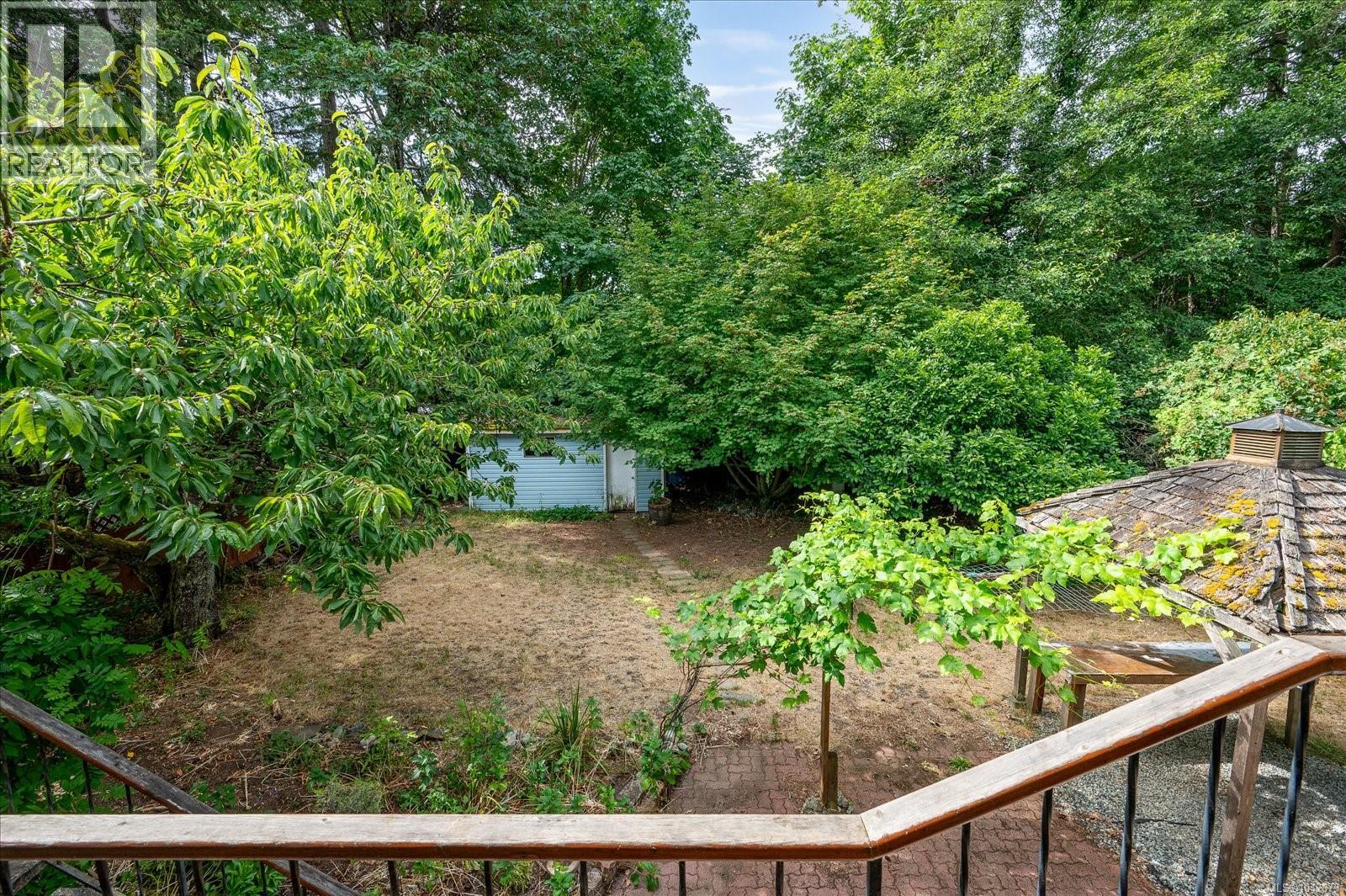 261 Villa Rd Property Photo 22