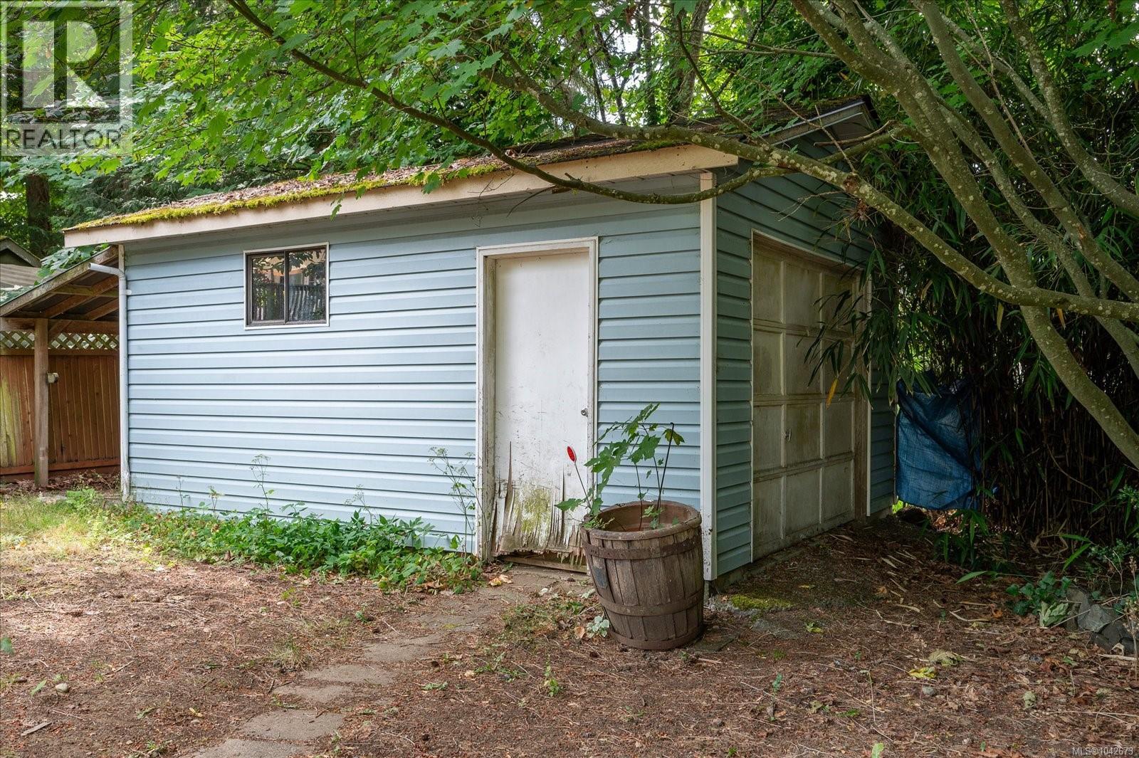 261 Villa Rd Property Photo 24
