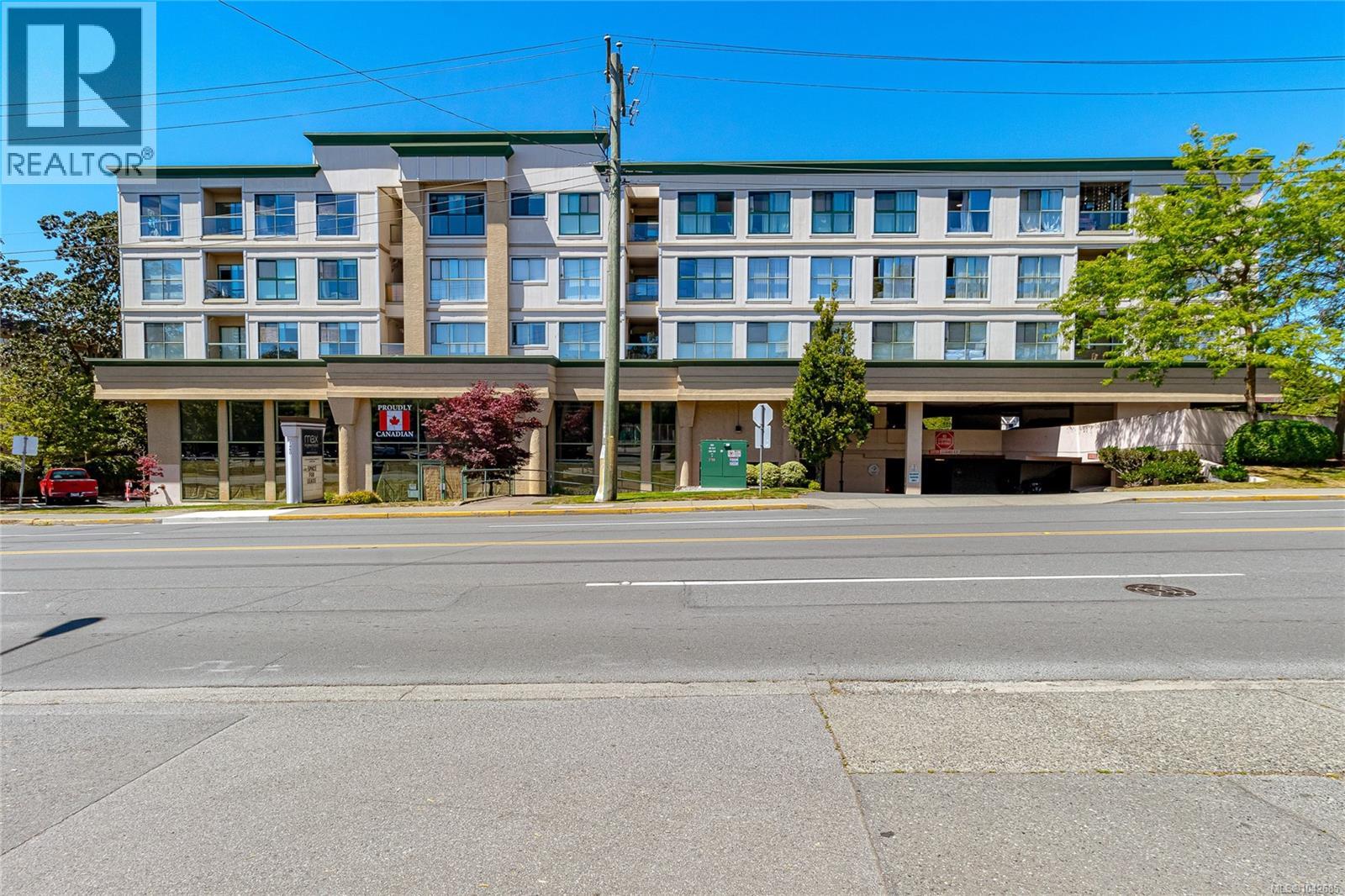 409 3460 Quadra St